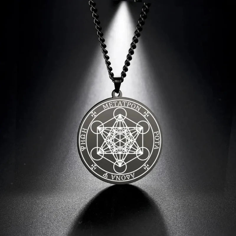 Collier avec Pendentif Cube Métatron noir