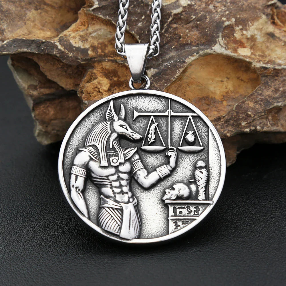 Collier avec Pendentif d'Anubis