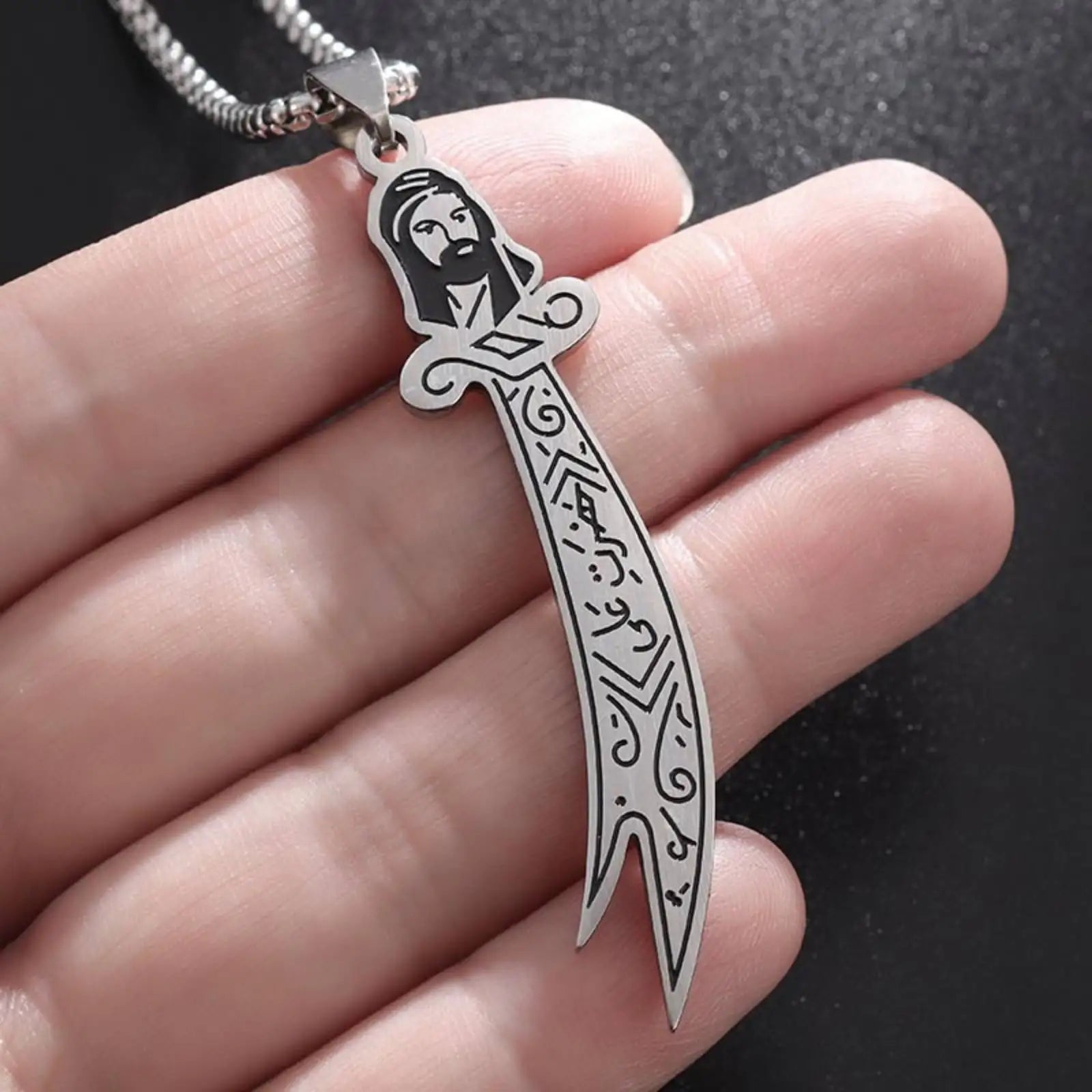 Halsband med hängsmycke av Imam Ali Zulfiqar arabisk islam muslim silver