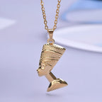 Halskjede med Nefertiti anheng i gull