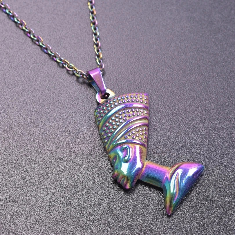 Collier avec Pendentif de Nefertiti argent ancien