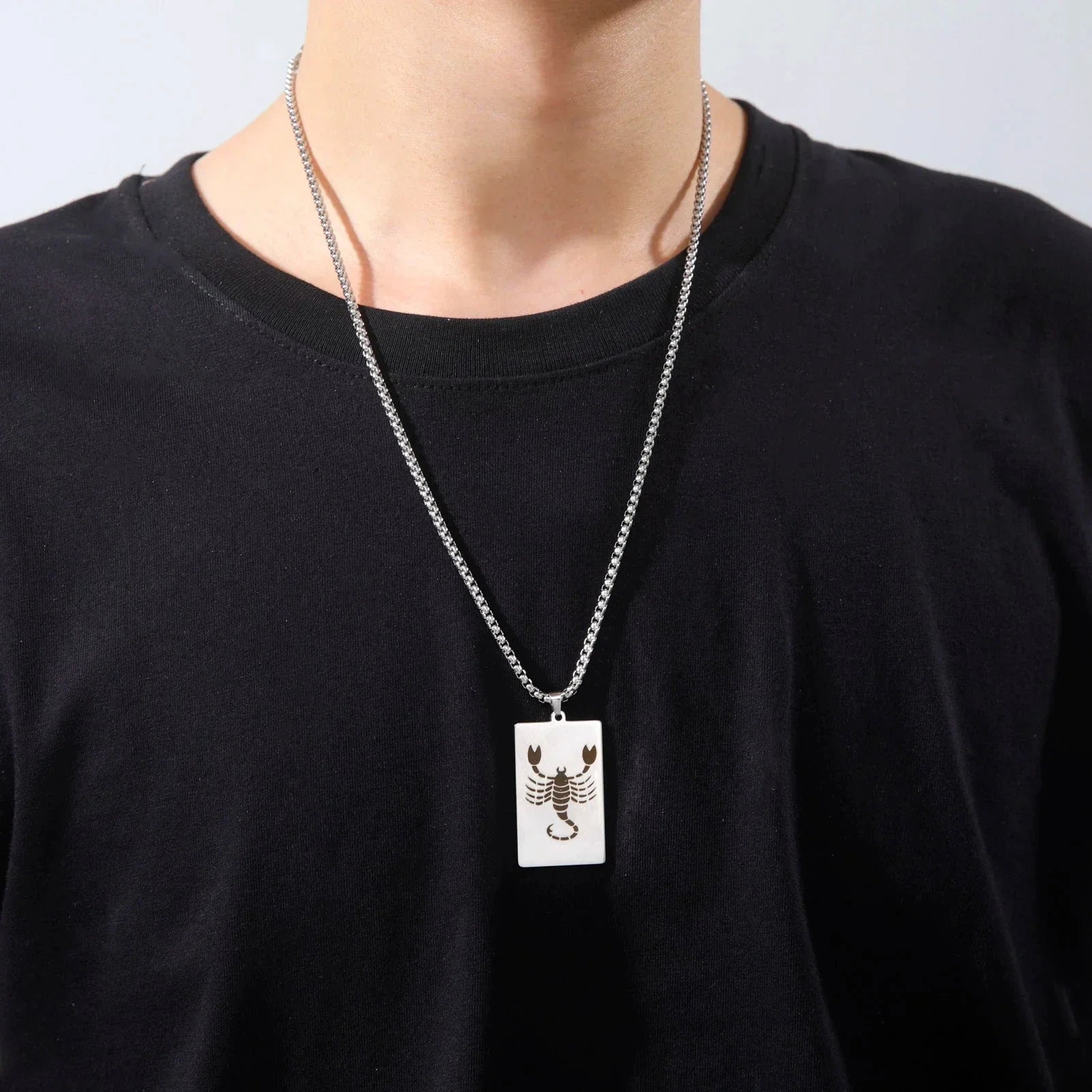 Halskjede med elegant anheng astrologisk stjernetegn