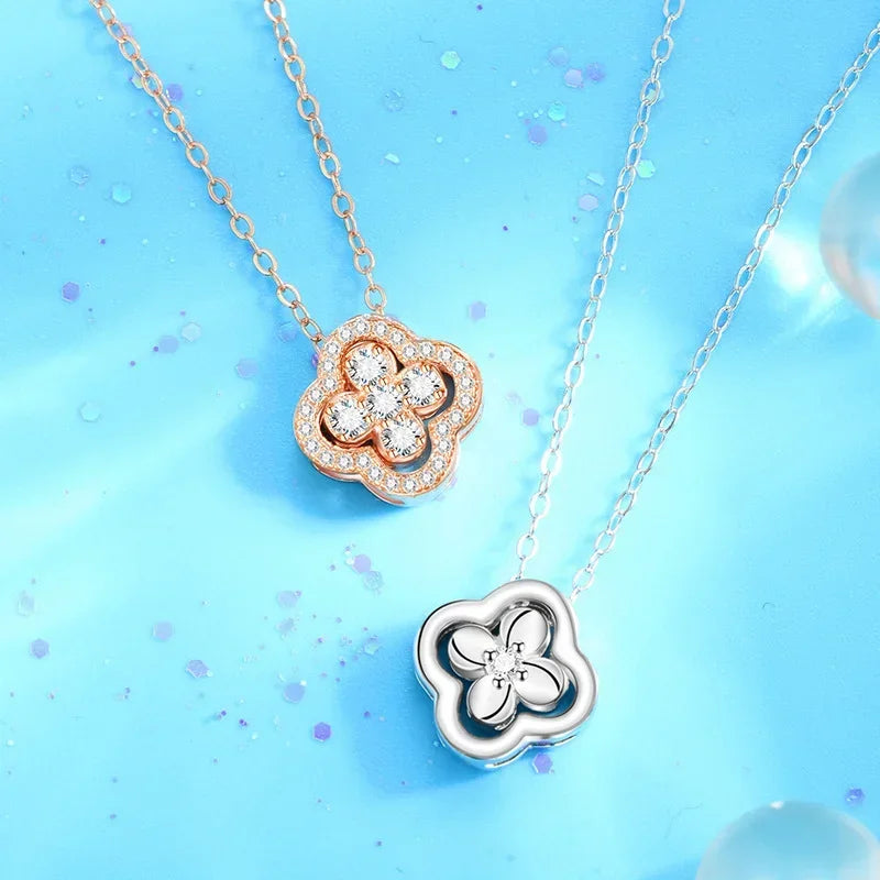 Halsband med fyrklöverberlock i silver med zirkon