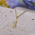 Halskæde med stjernevedhæng til mænd i guld