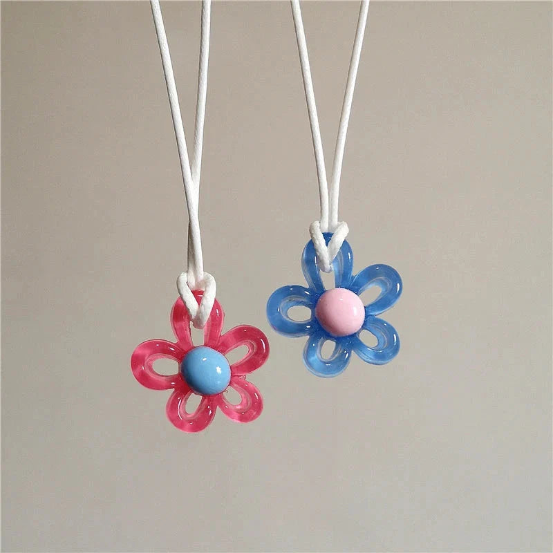 Collier avec Pendentif Fleur Colorée bleu foncé