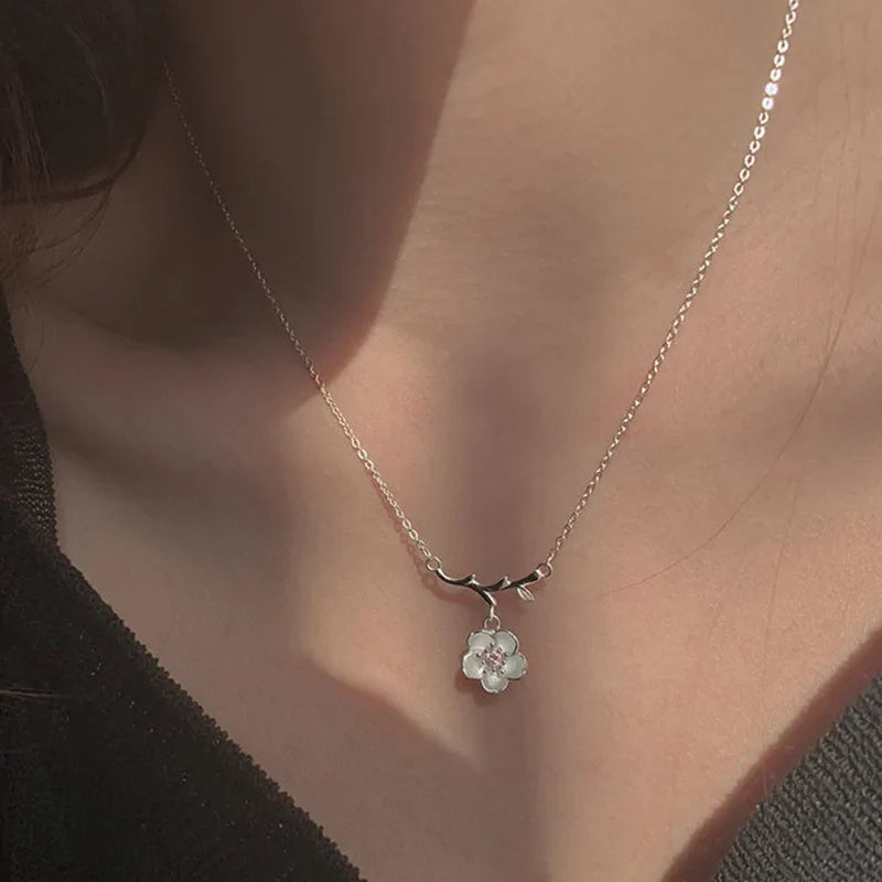 Collier avec Pendentif Fleur de Cerisier