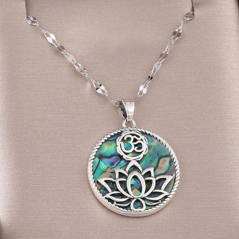 Collier avec Pendentif Fleur de Lotus