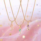 Halskæde med tulipanblomst vedhæng i grøn zirkonia