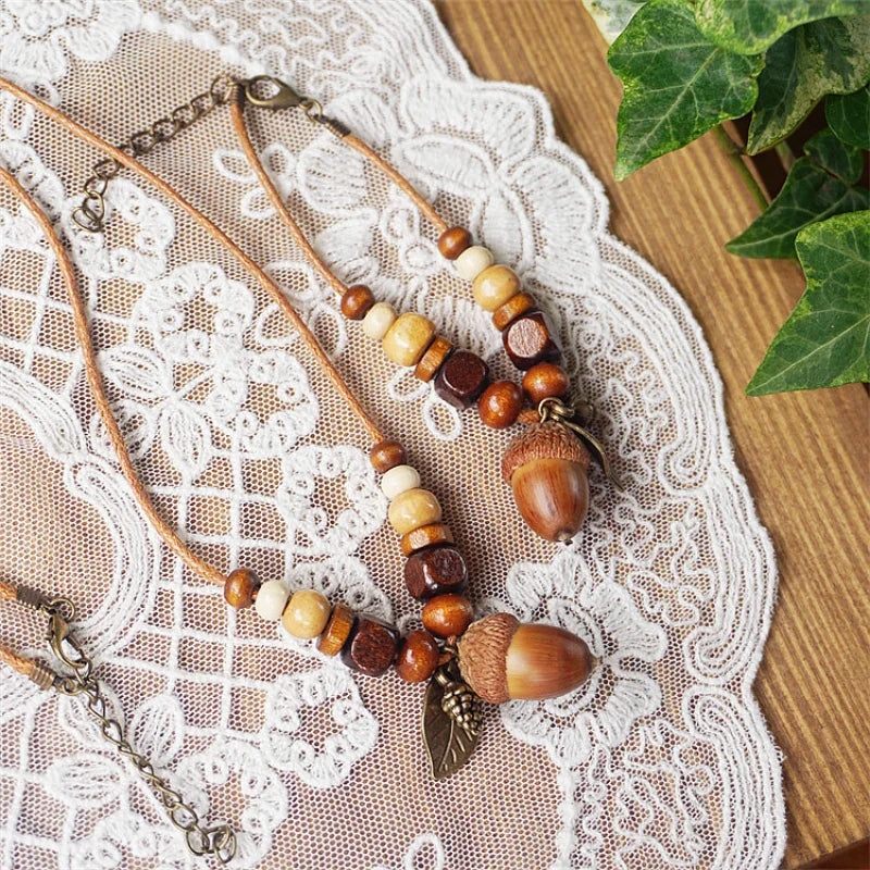 Collier avec Pendentif Gland en Bois Automnale