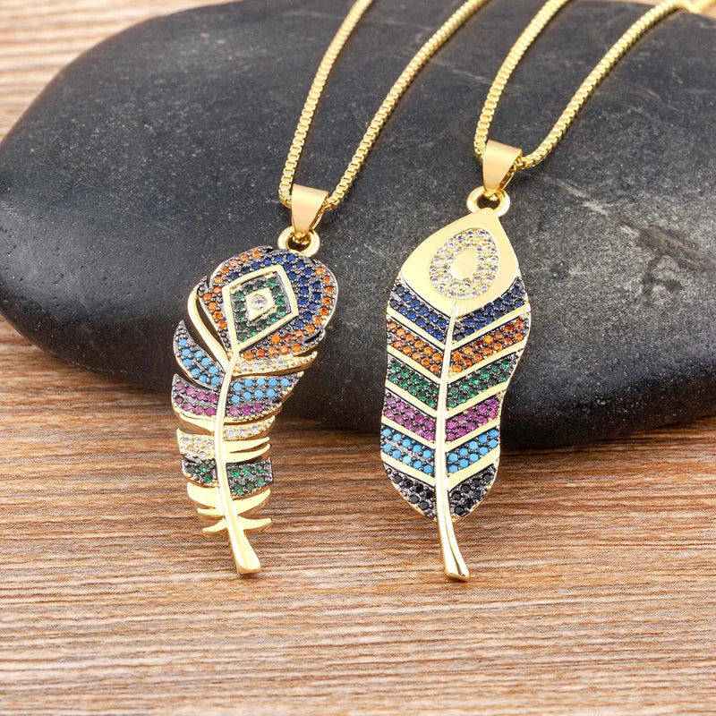 Collier avec Pendentif Plume et Zircon