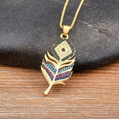 Collier avec Pendentif Plume et Zircon 4