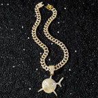 Náhrdelník s přívěskem žraloka s kamínky zlatý