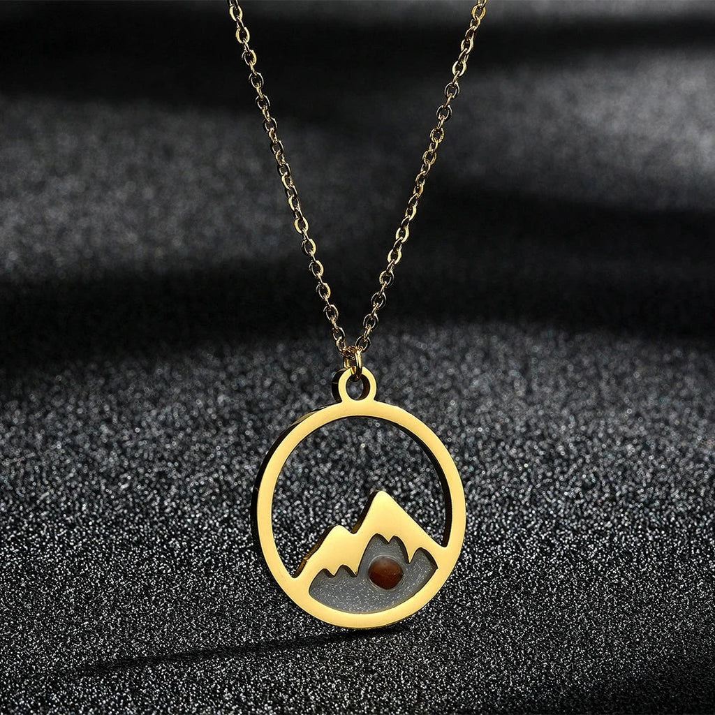 Collier avec Pendentif Rond Montagne et Graine or