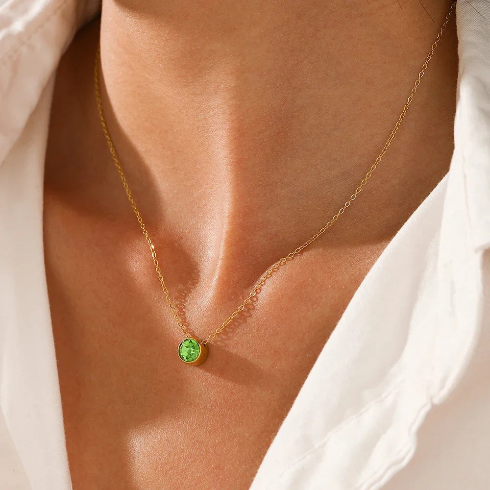 Halsband med runt födelsestenshänge för dam 