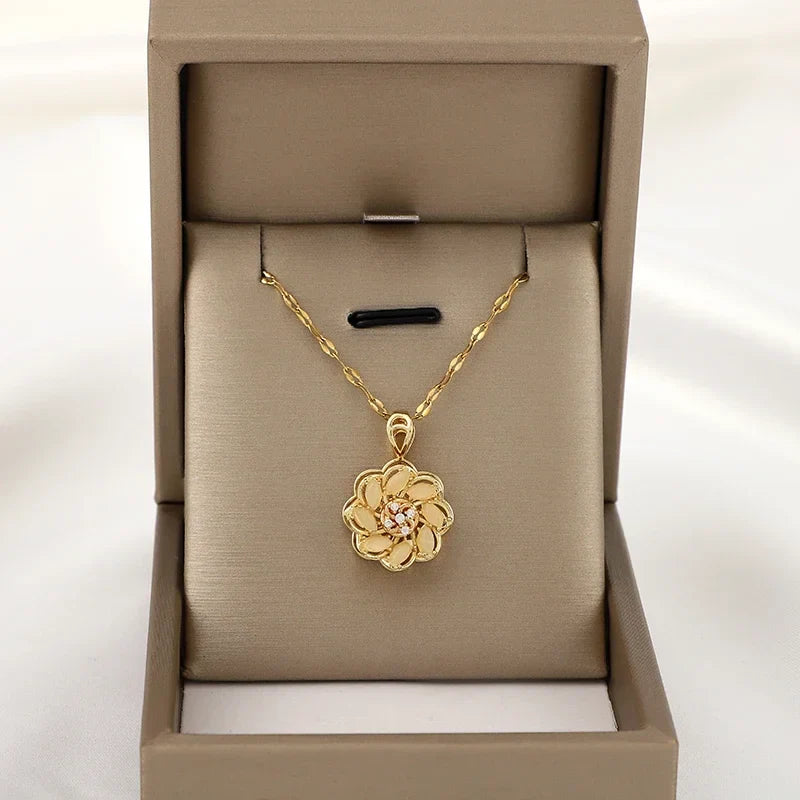 Collier avec Pendentif Rotatif Fleur Anti-Stress