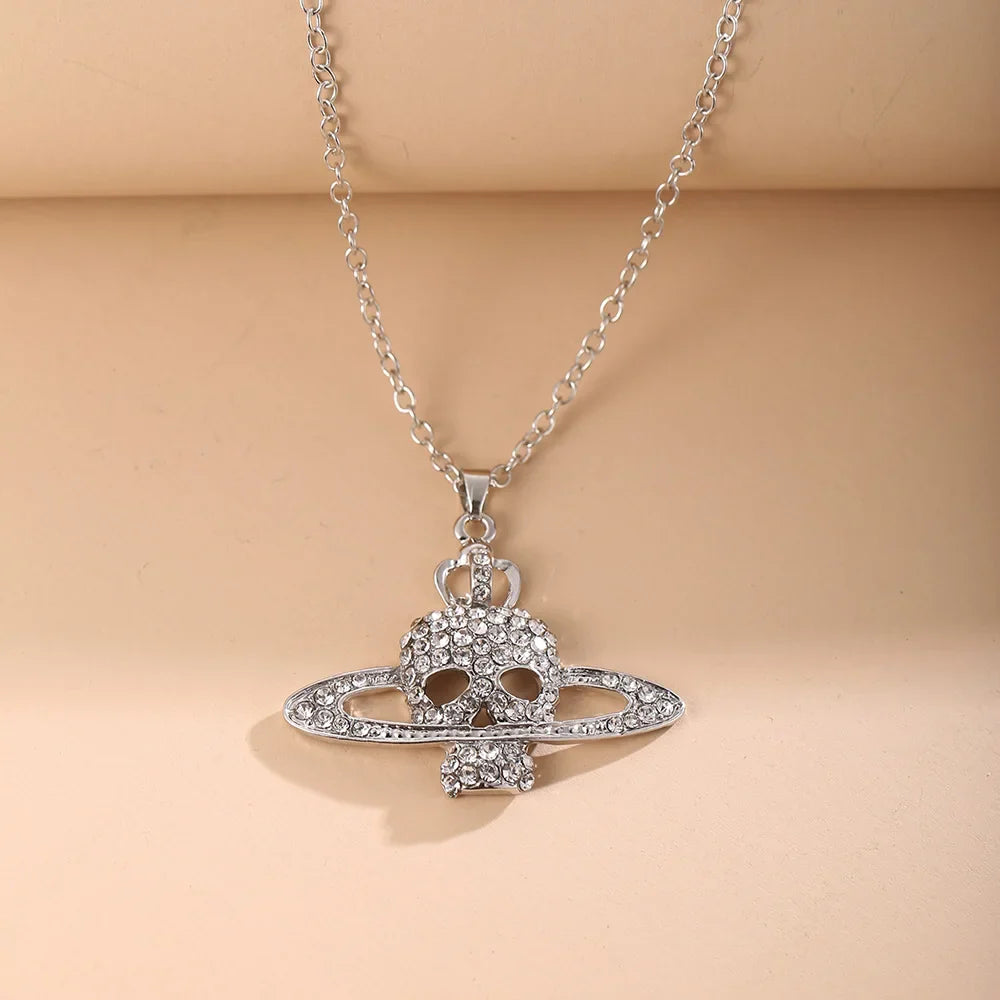 Collier avec Pendentif Tête de Mort en Strass