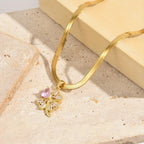 Halskjede med fireblads kløver anheng, lykkeamulet og zirkon