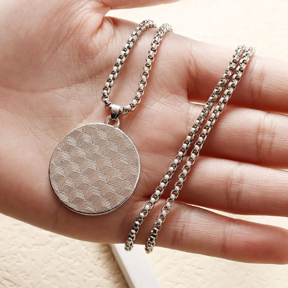 Halskæde med sort og hvid Yin Yang vedhæng