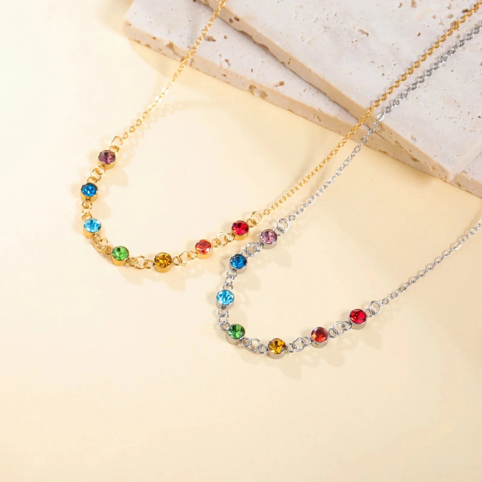 Beskyttelseshalskæde med vedhæng i 7 chakra-sten til kvinder sølv