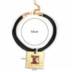 Snorehalskæde med firkantet vedhæng