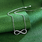Charmerende Halskæde med Uendelig Zircon Vedhæng