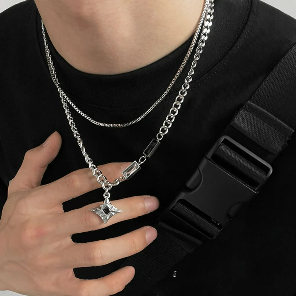 Collier Pendentif  Etoile avec Pierre en Zircon