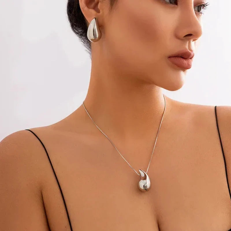 Elegant stor dråbe vand vedhæng halskæde i sølv