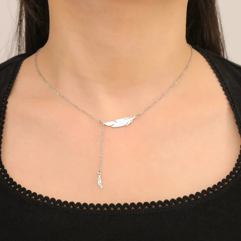 Collier Pendentif Fine Plume style a argent