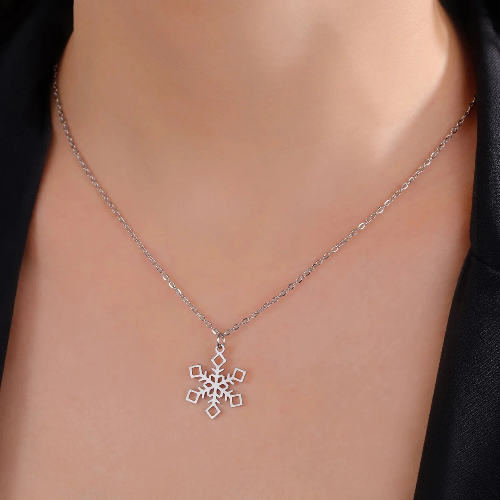 Halskæde med snefnug vedhæng vinter sølv