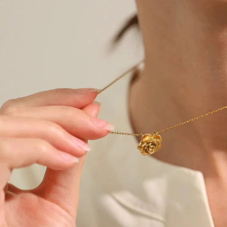 Halskæde Vedhæng Stor Rose Blomst guld