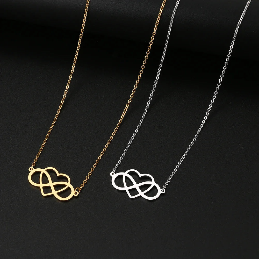 Halskæde med uendelighed og hjertevedhæng til kvinder i sølv
