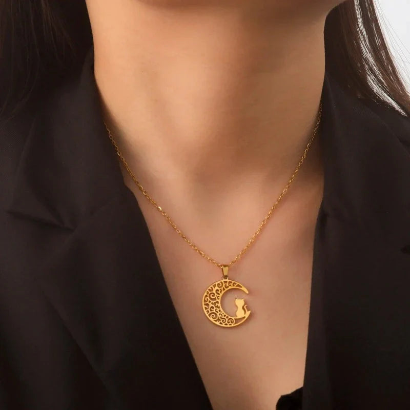 Halskæde med katte-månevedhæng