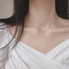 Náhrdelník s přívěskem Měsíc ze zirkonu pro ženy stříbrný