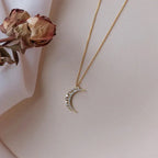 Náhrdelník s přívěskem Měsíc ze zirkonu pro ženy zlatý