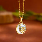 Náhrdelník s přívěskem z bílého a žlutého zlata Znamení zvěrokruhu 12 souhvězdí lev