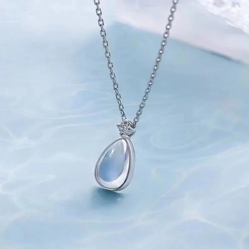 Collier Pendentif Ovale Fertilité de la Femme Pierre de Lune