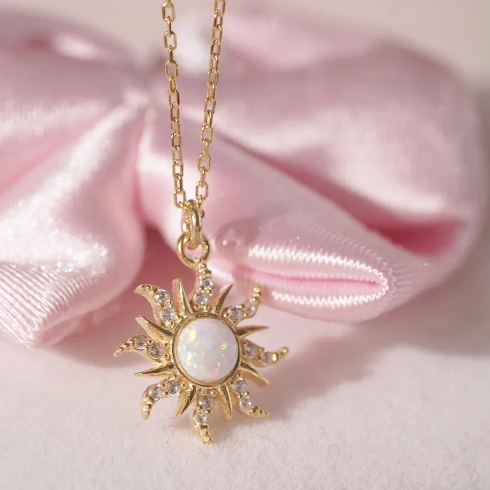 Collier Pendentif Soleil avec Strass or