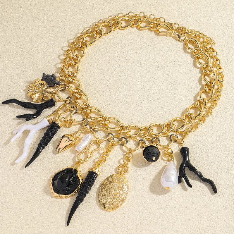 Collier Ras de Cou avec Pendentifs Corail et Coquillages