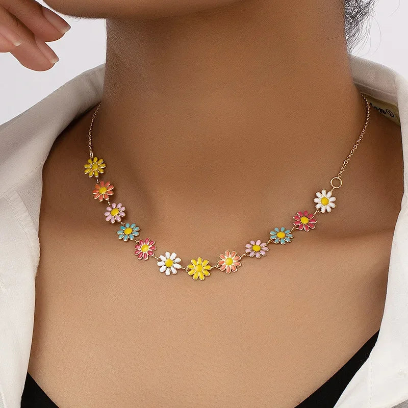 Collier Ras de Cou avec Pendentif Fleurs de Marguerite