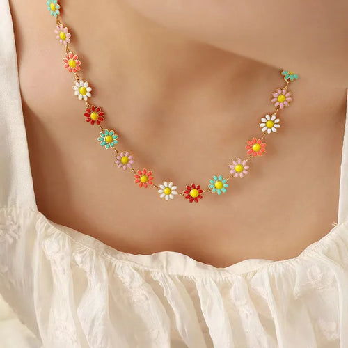 Choker med margueritblomst vedhæng