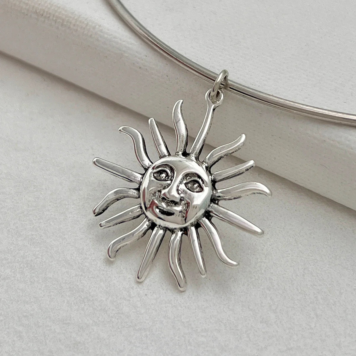 Collier Ras de Cou avec Pendentif Soleil argent