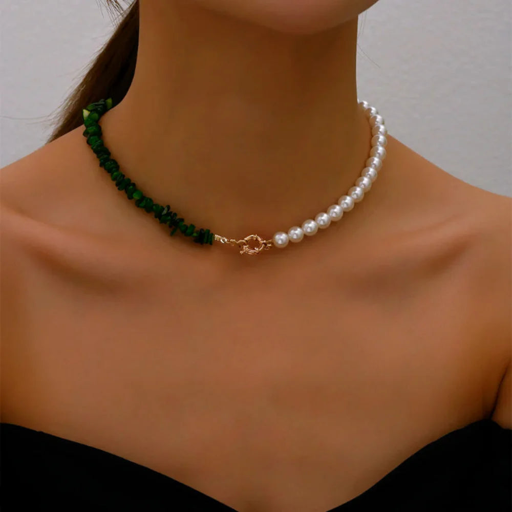 Collier Ras de Cou de Style en Perles vert