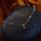 Choker Halskæde med Blomster Vedhæng i Zircon Sølv