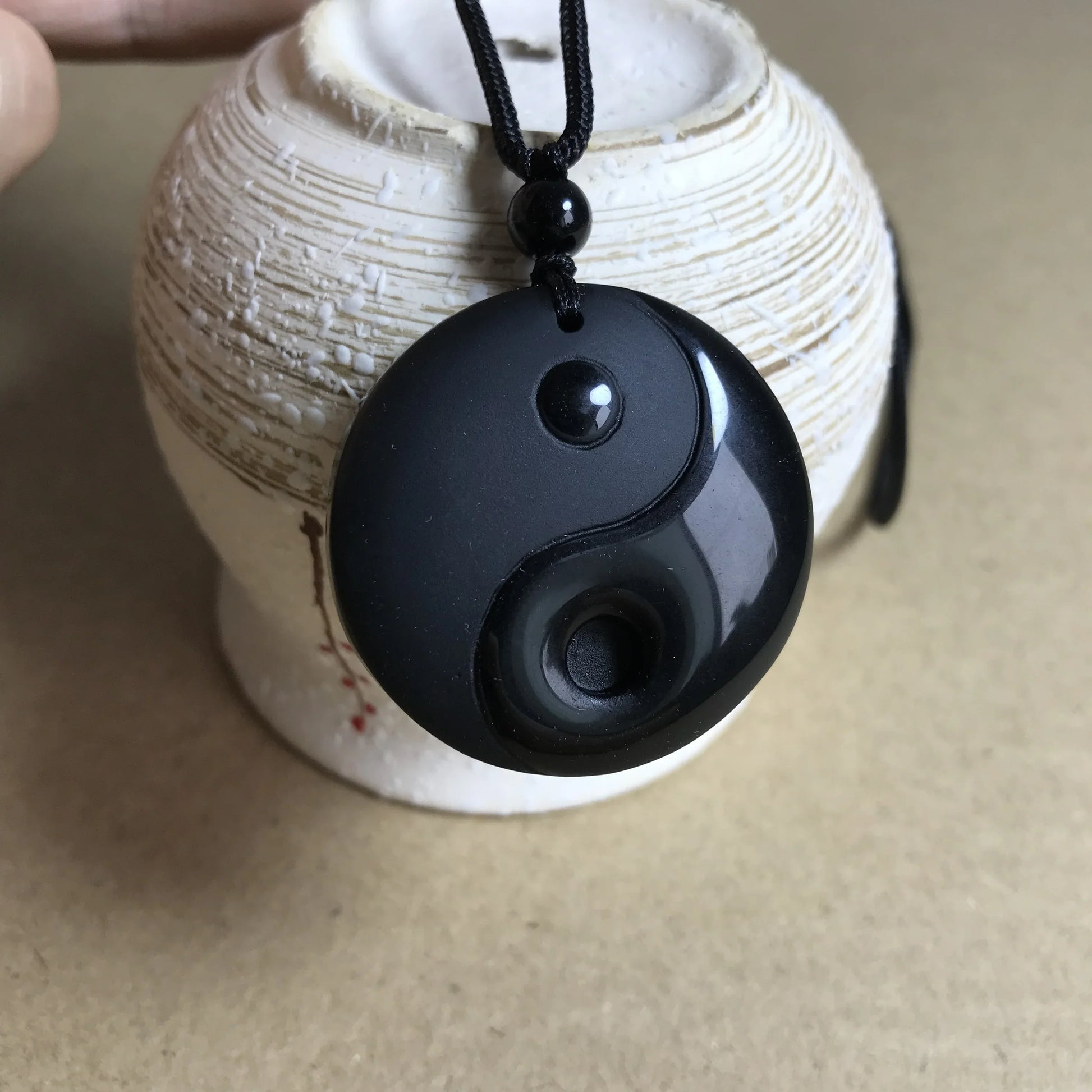 Collier Tressé avec Pendentif en Pierre Obsidienne Noire Yin Yang