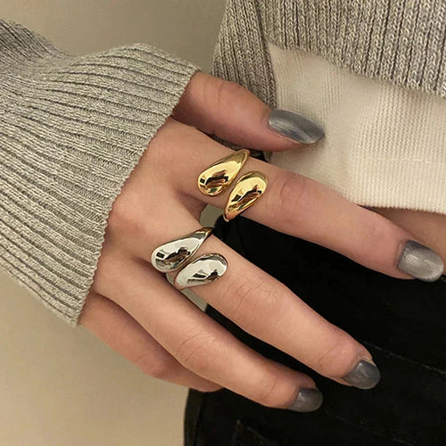 Elegant ring med vanddråbe i guld