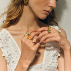 Velký prsten s květinou v průhledném rámečku