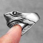 Grosse bague tête de requin