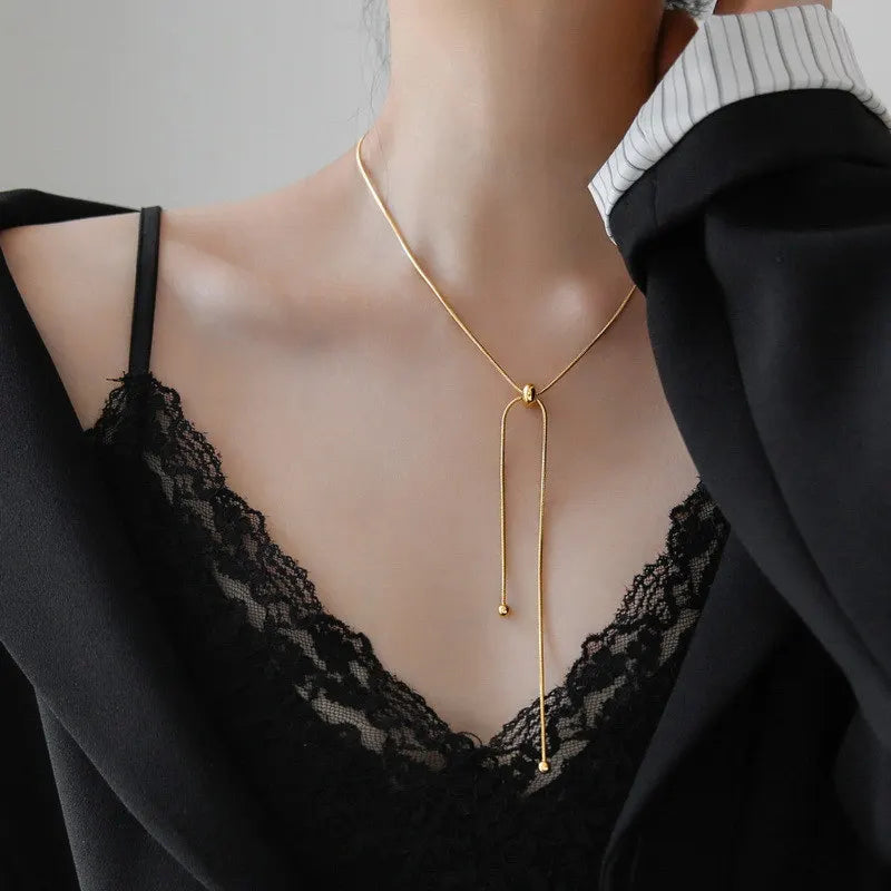 Long Collier De Décolleté