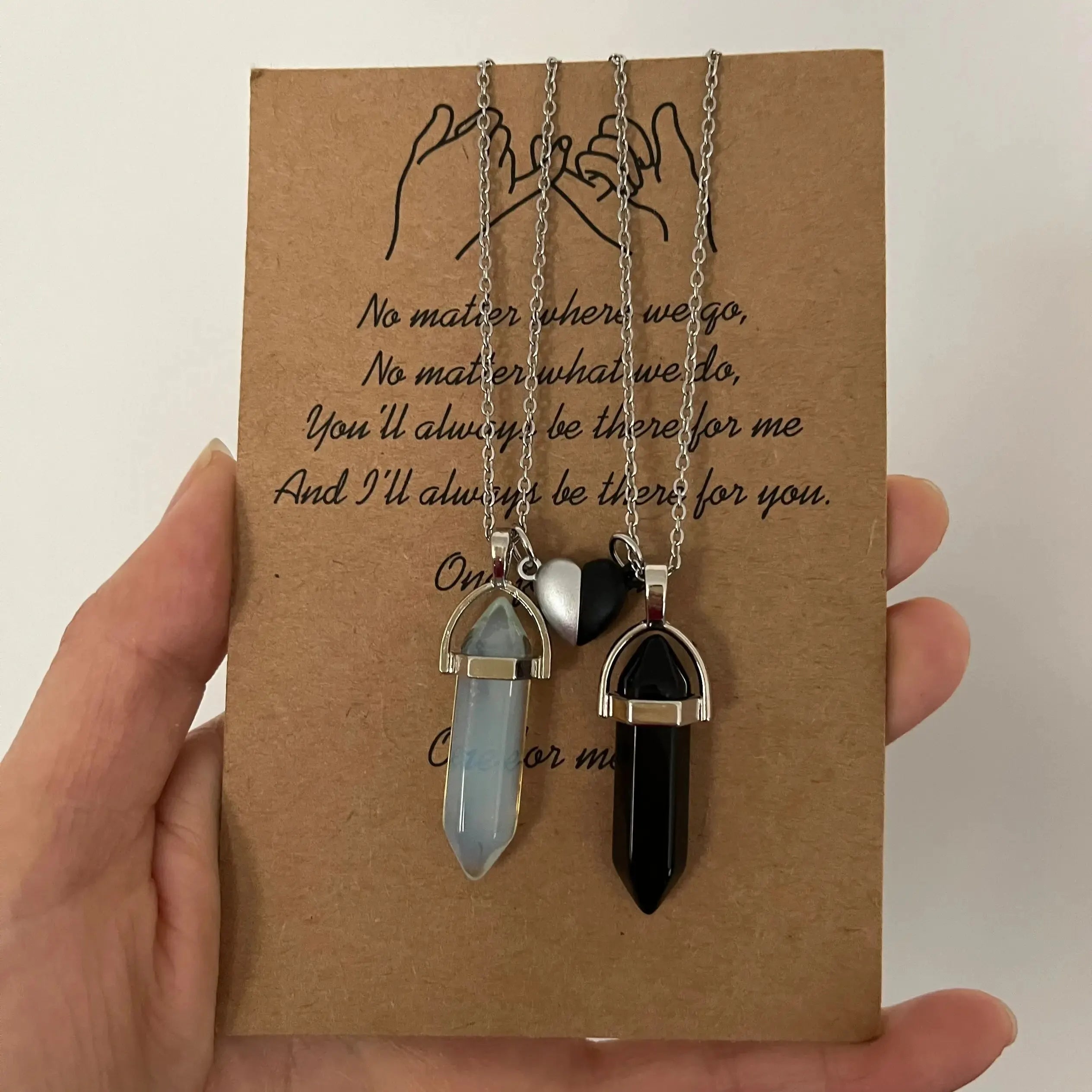 Set med 2 halsband med stenberlock för par vit och svart 1