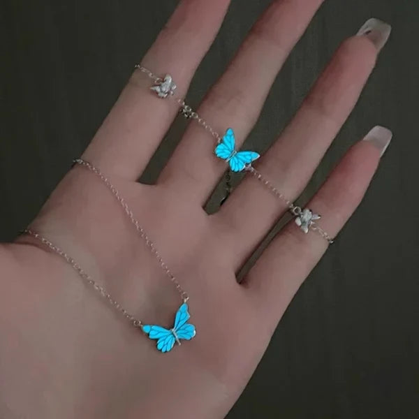 Lysende sommerfuglesæt (halskæde + armbånd) + øreringe som gave 